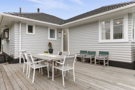 Photo of property in 1 Kotuku Street, Te Atatu Peninsula, Auckland, 0610