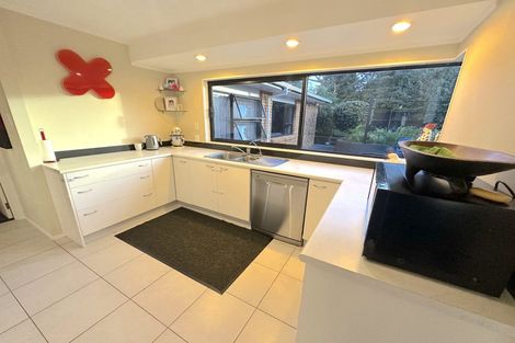 Photo of property in 15 Gardone Terrace, Conifer Grove, Takanini, 2112