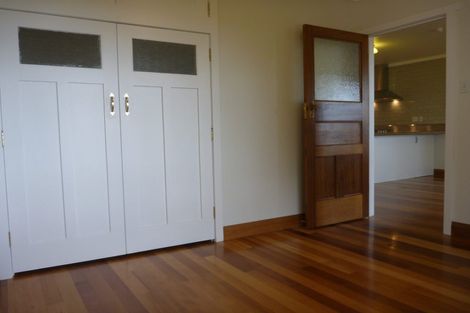 Photo of property in 8-10 Hillside Crescent South, Leigh, Auckland, 0985