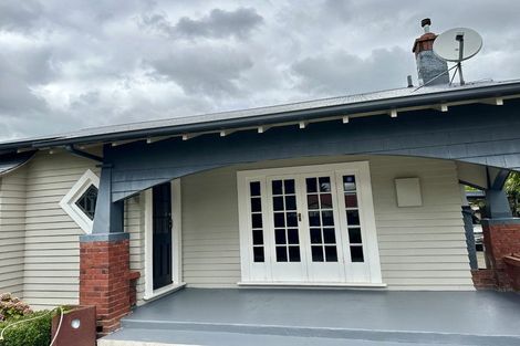 Photo of property in 42 Puriri Terrace, Roslyn, Palmerston North, 4414