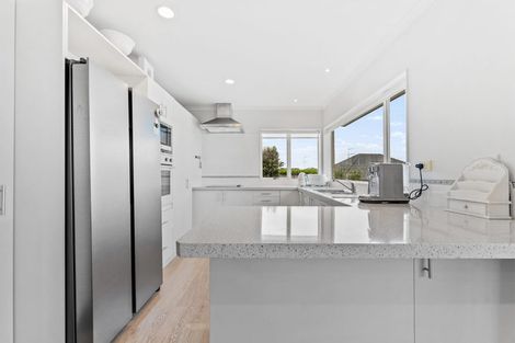 Photo of property in 44 Kath Hopper Drive, Orewa, 0931