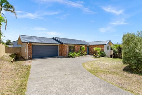 Photo of property in 19 Surfside Lane, Ruakaka, 0116