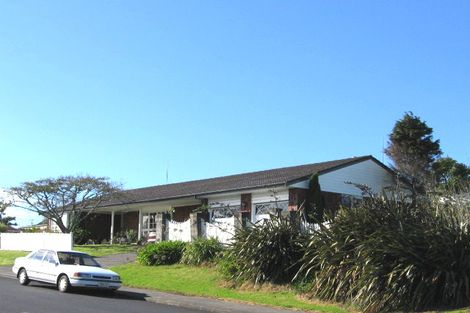 Photo of property in 2 Meadowland Drive, Somerville, Auckland, 2014