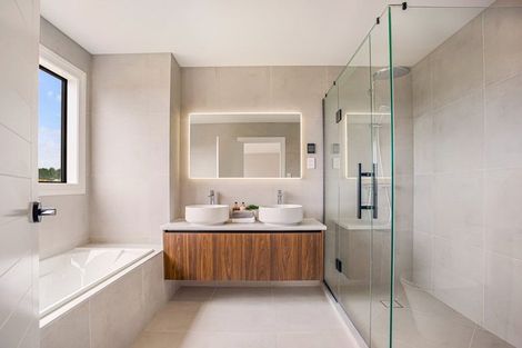 Photo of property in 40 Paparahi Place, Wainui, 0992