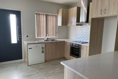Photo of property in 9 Riroriro Close, Papakura, 2110