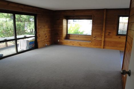 Photo of property in 1/9 Bronzewing Terrace, Unsworth Heights, Auckland, 0632