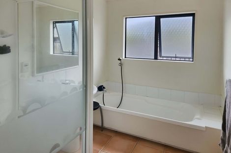 Photo of property in 13 Ormrod Grove, Riverstone Terraces, Upper Hutt, 5018