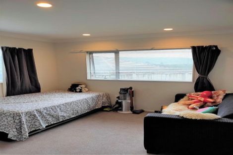 Photo of property in 39 Speldhurst Grove, Stokes Valley, Lower Hutt, 5019