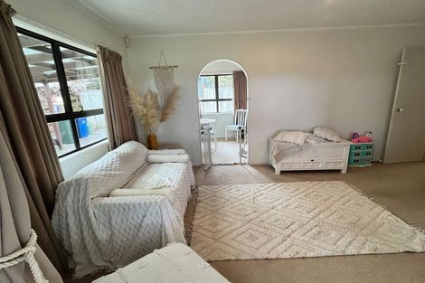Photo of property in 1/7 Waverley Avenue, Glenfield, Auckland, 0629