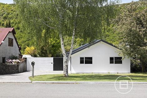 Photo of property in 81 Devon Street, Arrowtown, 9302