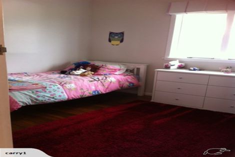 Photo of property in 584 Beach Road, Rothesay Bay, Auckland, 0630