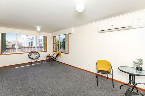 Photo of property in 2/256 Courtenay Street, Strandon, New Plymouth, 4312