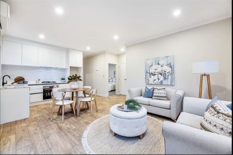 Photo of property in 15 Walter Ruddock Avenue, Kumeu, 0810