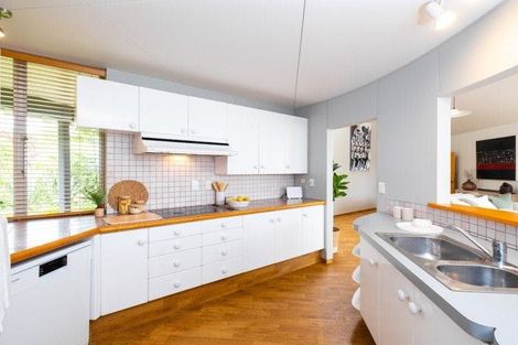 Photo of property in 138 Te Mata Road, Havelock North, 4130