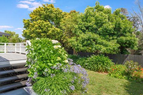 Photo of property in 2/2 Napoleon Avenue, Milford, Auckland, 0620