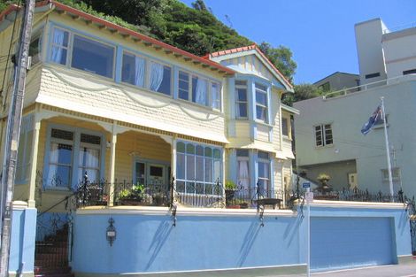 Photo of property in 186 Oriental Parade, Oriental Bay, Wellington, 6011