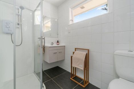Photo of property in 55 Graham Avenue, Te Atatu Peninsula, Auckland, 0610