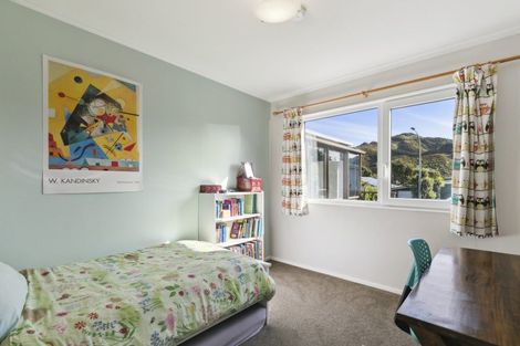 Photo of property in 32 Frobisher Street, Island Bay, Wellington, 6023