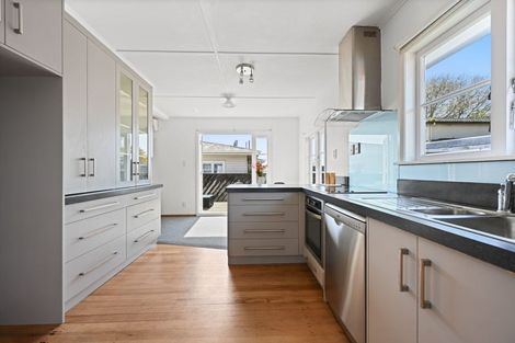 Photo of property in 16 Vardon Road, St Andrews, Hamilton, 3200