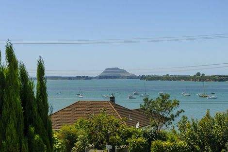 Photo of property in 52 Omokoroa Road, Omokoroa, 3114