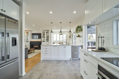 Photo of property in 3 James Cook Street, Havelock North, 4130