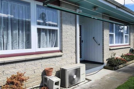 Photo of property in 2/210a Grove Road, Mayfair, Hastings, 4122