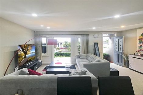 Photo of property in 20 Leneford Drive, East Tamaki, Auckland, 2013