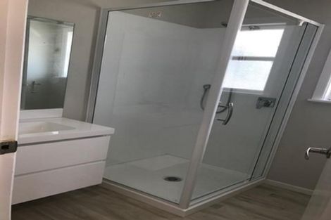 Photo of property in 61 Gloria Avenue, Te Atatu Peninsula, Auckland, 0610