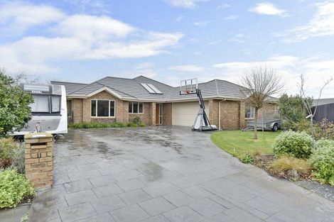 Photo of property in 11 Springside Place, Redwood, Christchurch, 8051