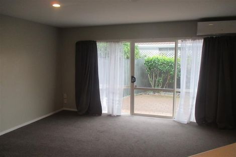 Photo of property in 17c Division Street, Riccarton, Christchurch, 8041