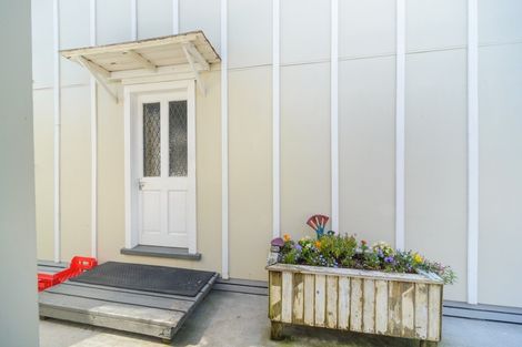 Photo of property in 89 Bridge Street, Bulls, 4818