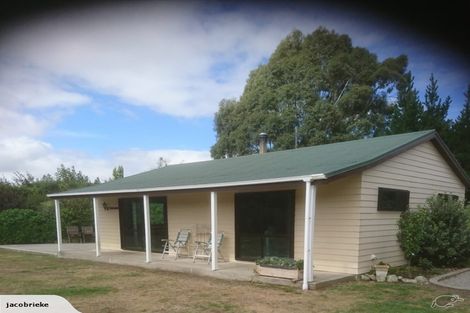 Photo of property in 35 Queen Street, Coalgate, 7673