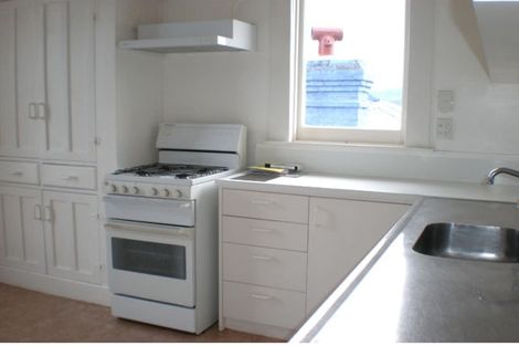 Photo of property in 15 Kenwyn Terrace, Newtown, Wellington, 6021