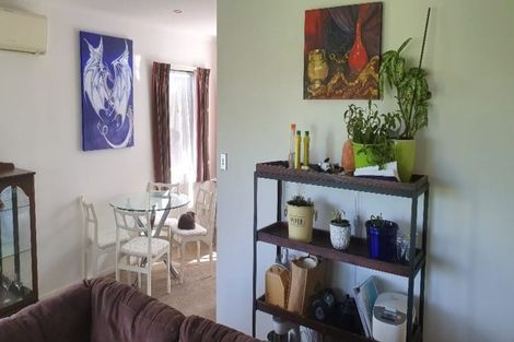 Photo of property in 2/9 Jay Court, Botany Downs, Auckland, 2010