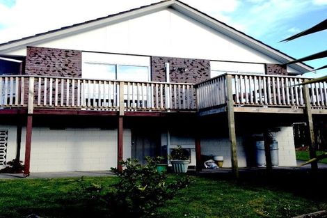 Photo of property in 8 Majesty Place, Half Moon Bay, Auckland, 2012