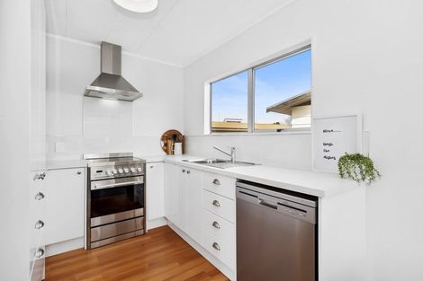 Photo of property in 24 Garland Drive, St Andrews, Hamilton, 3200