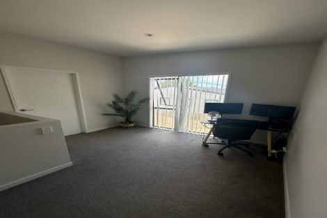 Photo of property in 38c Links Road, New Lynn, Auckland, 0600