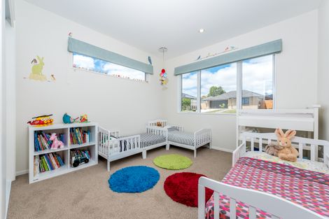 Photo of property in 6 Lockyer Road, Kumeu, 0810