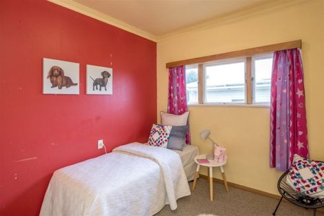 Photo of property in 19 Carlisle Street, Levin, 5510