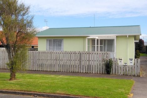 Photo of property in 1/10 Ropiha Street, Fitzroy, New Plymouth, 4312