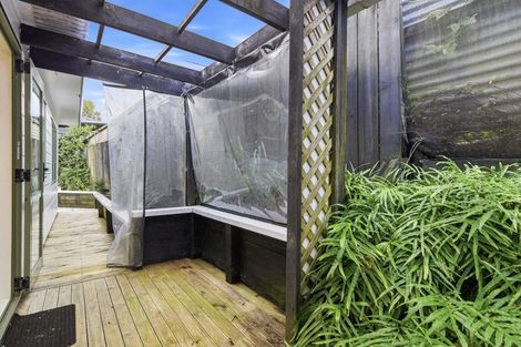 Photo of property in 1/4 Knott Road, Stanmore Bay, Whangaparaoa, 0932