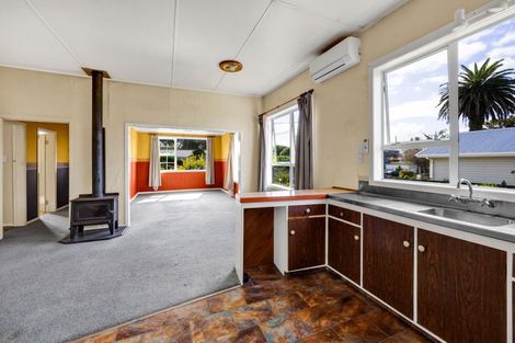 Photo of property in 18 Cameron Street, Hawera, 4610