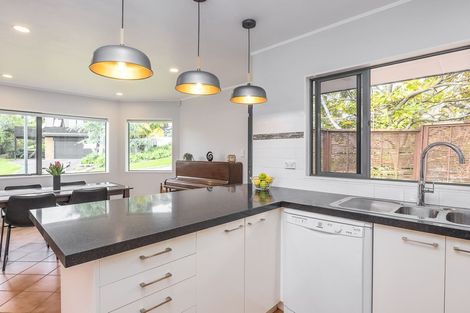 Photo of property in 2 Mizen Court, Torbay, Auckland, 0630