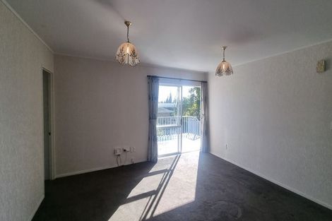 Photo of property in 2 Kerlin Crescent, West Harbour, Auckland, 0618