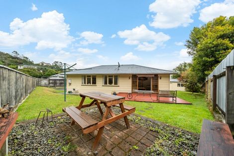 Photo of property in 69 Moeraki Road, Maoribank, Upper Hutt, 5018