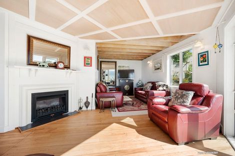 Photo of property in 96 Nicholson Road, Khandallah, Wellington, 6035