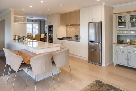 Photo of property in 3 Pounamu Place, Shelly Park, Auckland, 2014