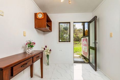 Photo of property in 145 Piha Road, Piha, New Lynn, 0772