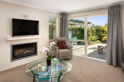 Photo of property in 2 Tranquil Grove, Omokoroa, 3114