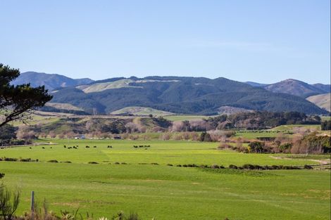 Photo of property in 32 Whangaimoana Beach Road, Whangaimoana, Pirinoa, 5772